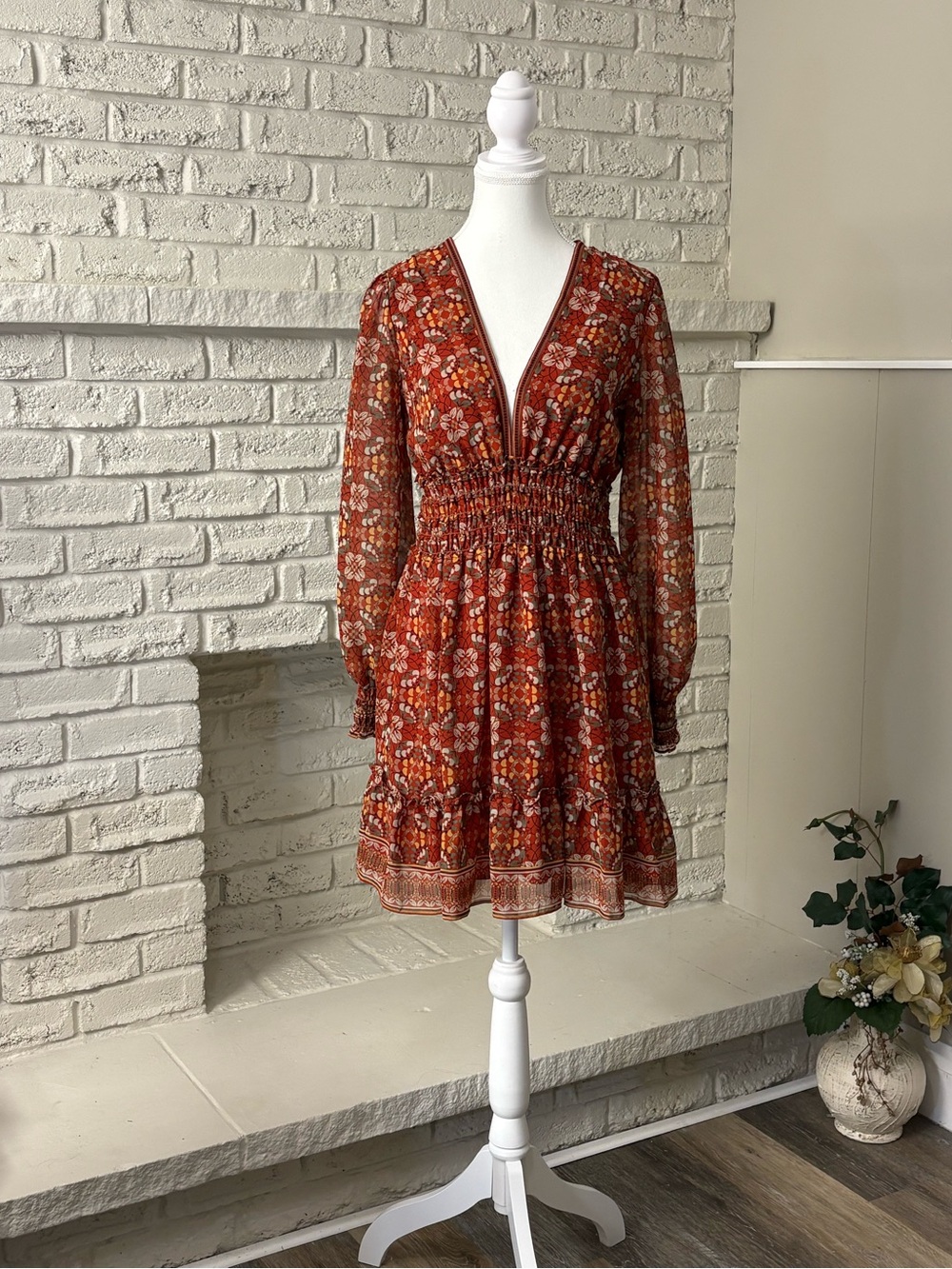 Max Studio Rust Orange Floral Long Sleeve Smocked Mini Dress Small